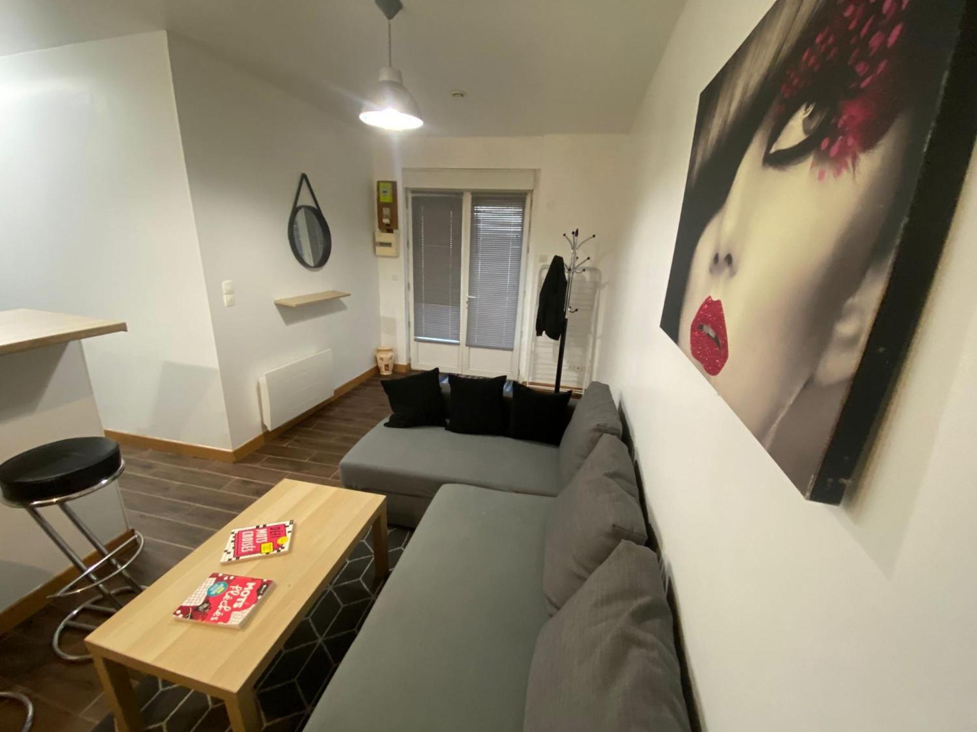Agreable Appartement In Montmartre Paris Exterior foto