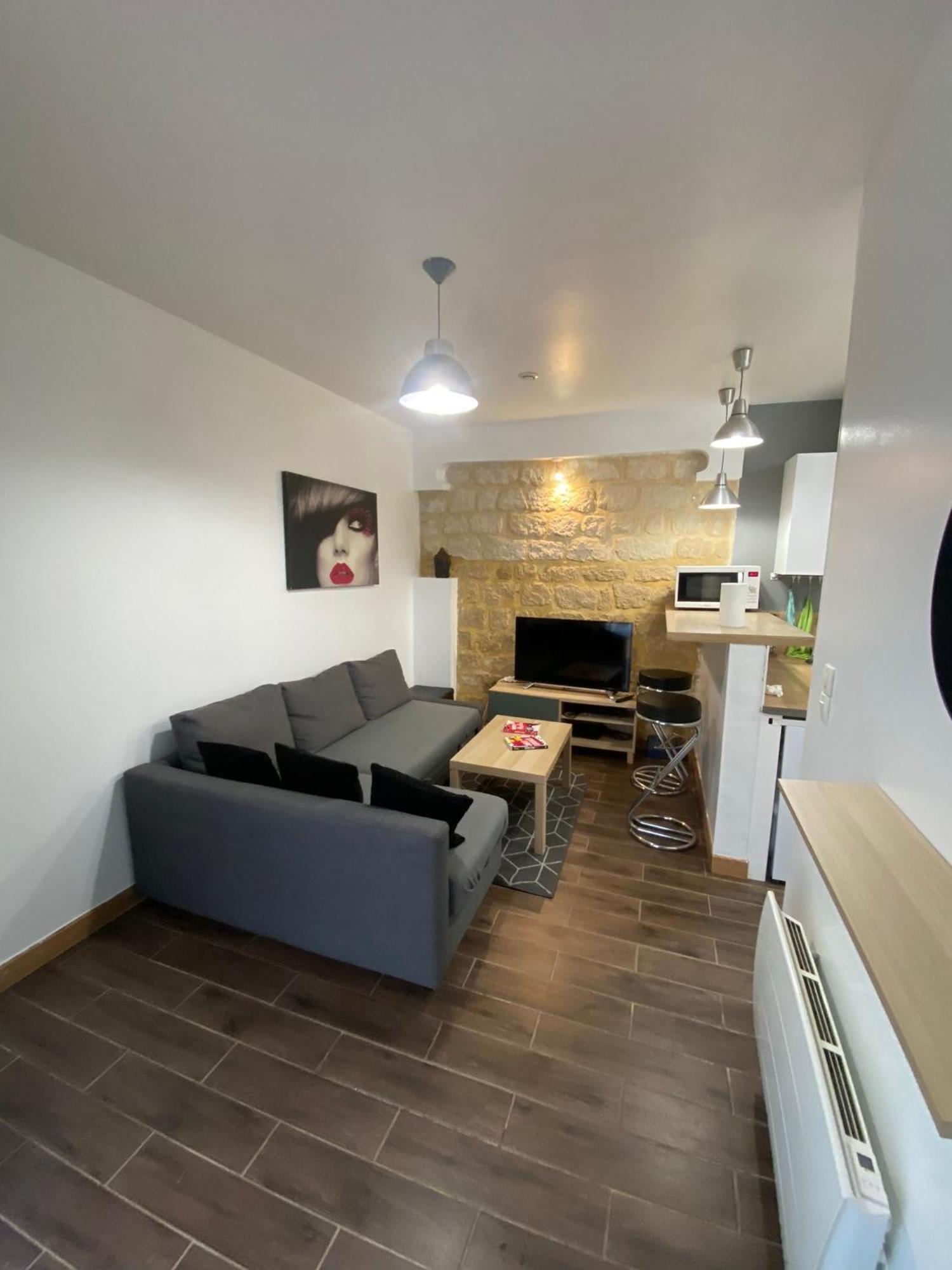 Agreable Appartement In Montmartre Paris Exterior foto